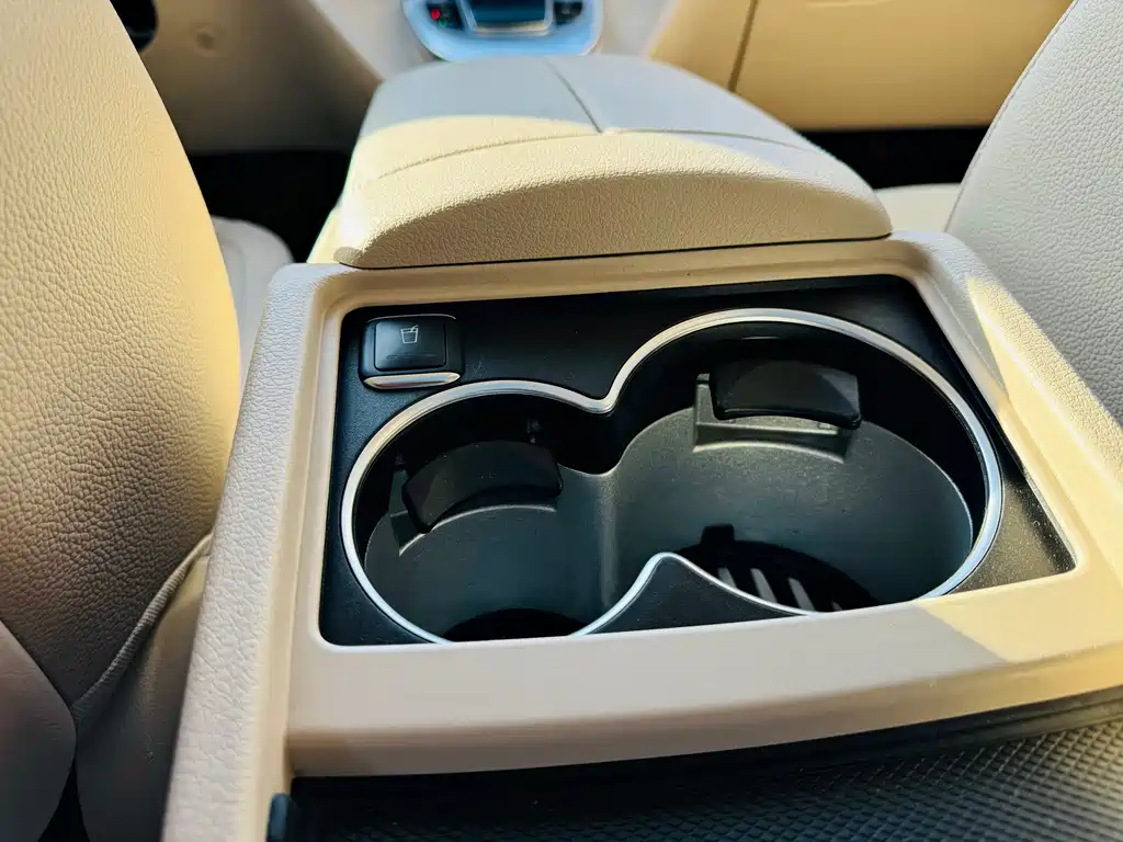 MERCEDES-BENZ V CLASS