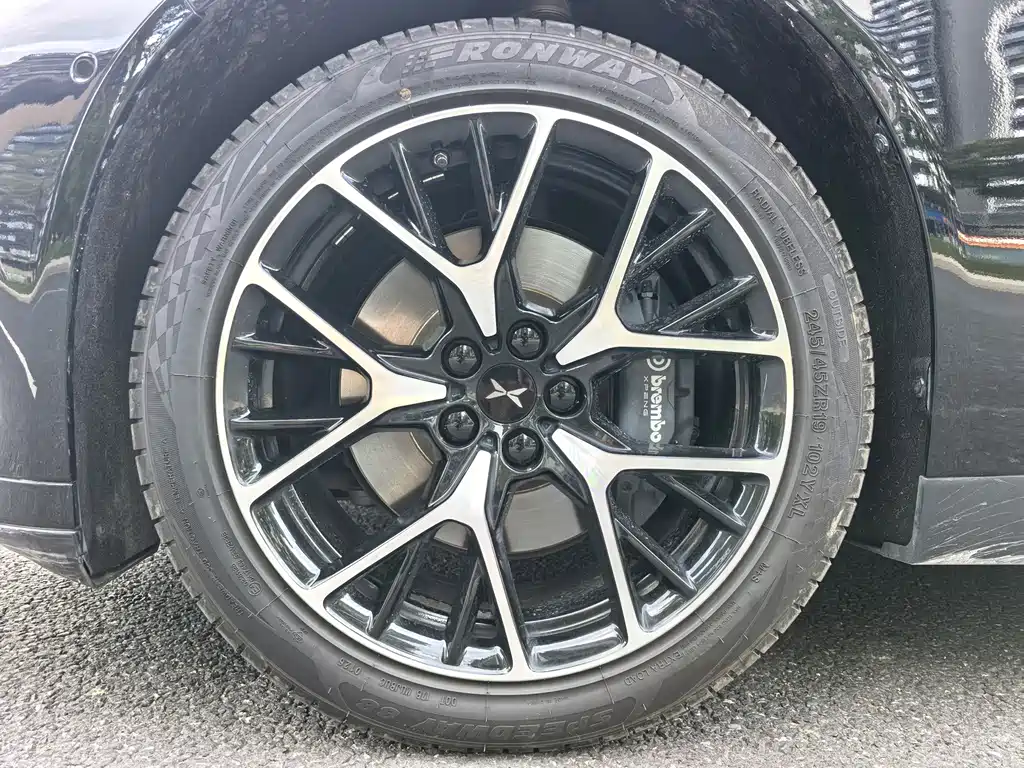 XPeng P7 — миниатюра 9