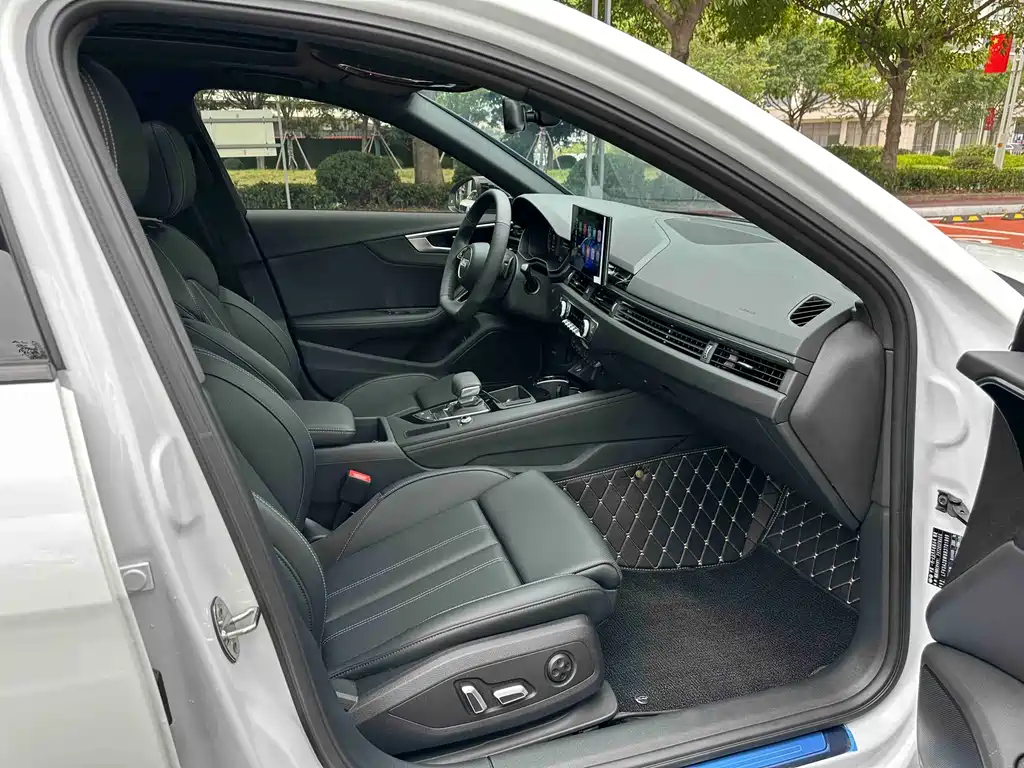 Audi A4L 2024 40 TFSI Luxury