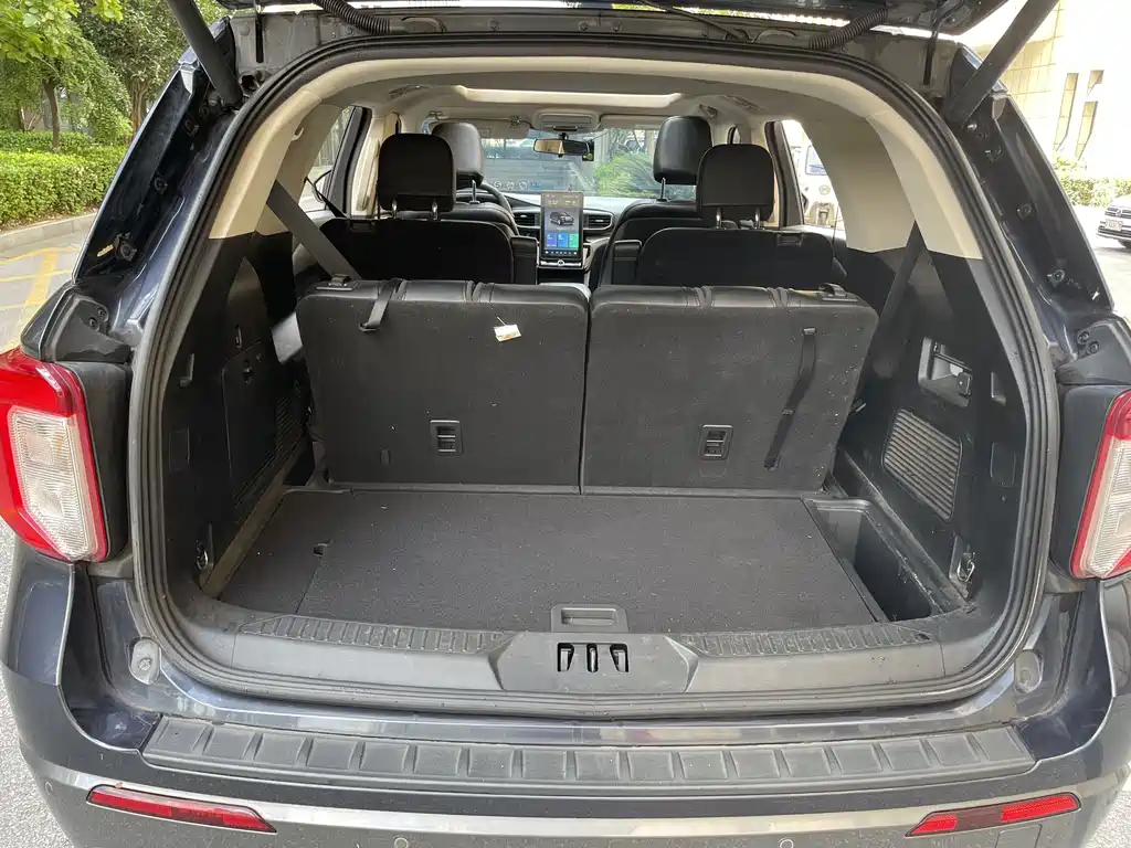 Ford Explorer — миниатюра 12