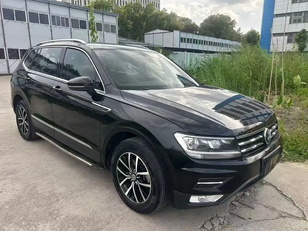 Volkswagen Tiguan L — миниатюра 2