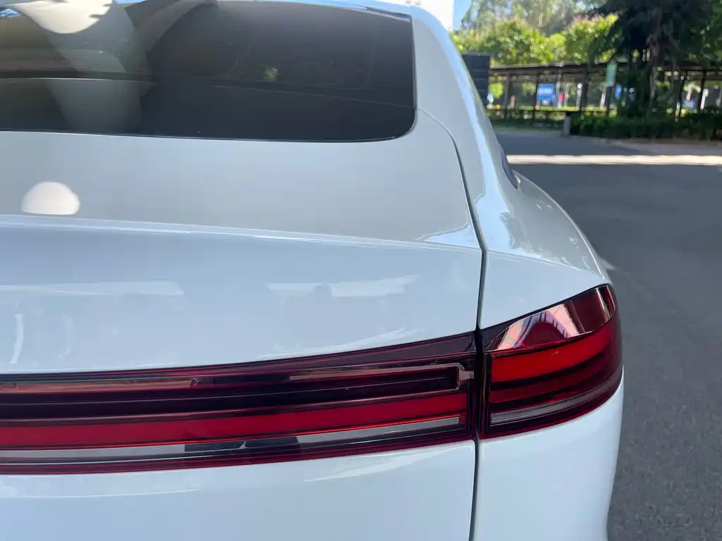 Roewe Young Wai D6 — миниатюра 8