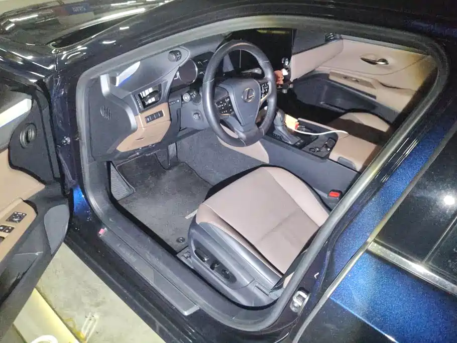 Lexus ES — миниатюра 9