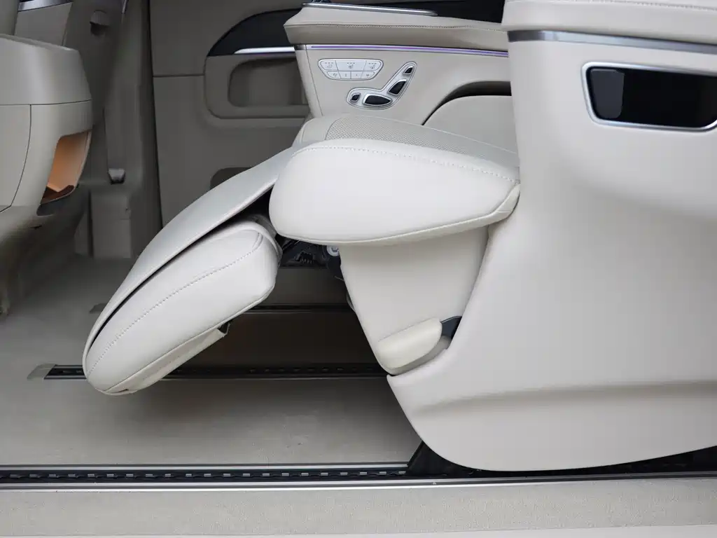 Mercedes-Benz V-Class — миниатюра 16