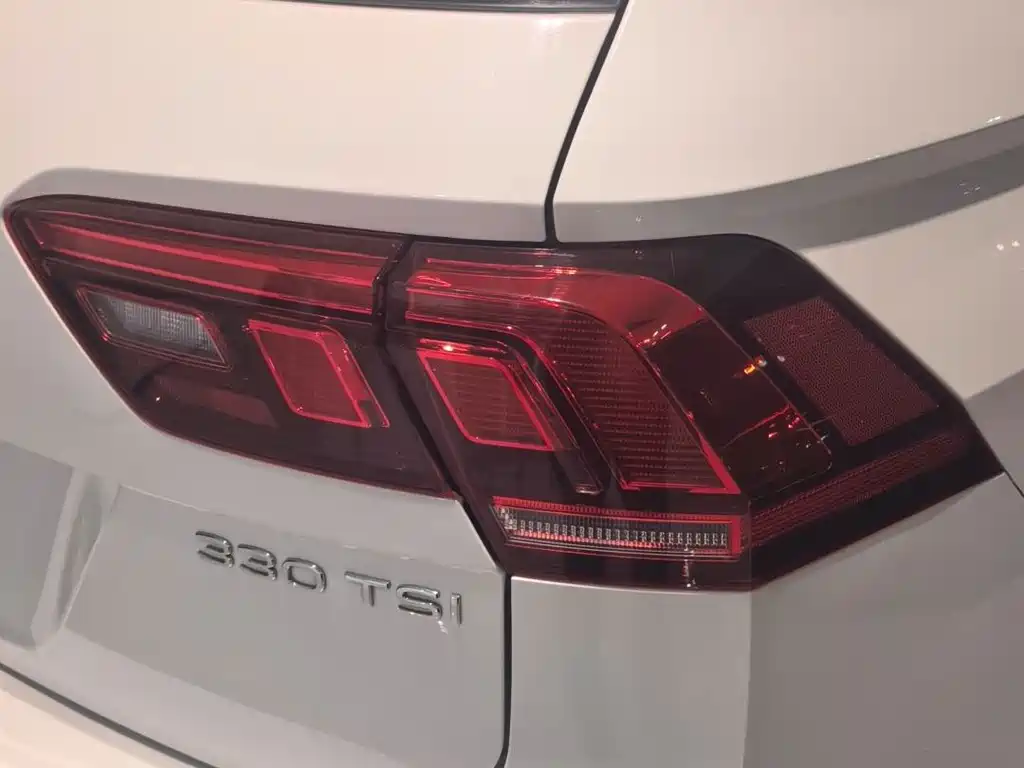 Volkswagen Tiguan L — миниатюра 6