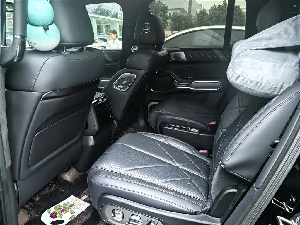 Fangchengbao Leopard 8 8 2025 Flagship 6 мест