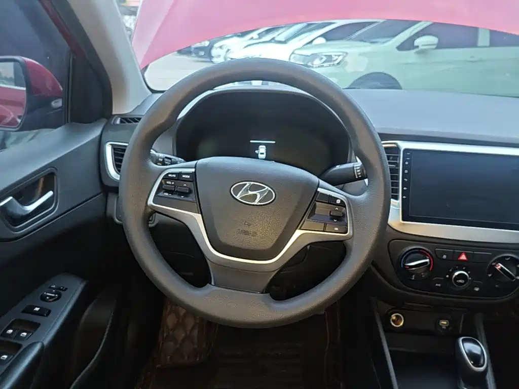 Hyundai Verna — миниатюра 11