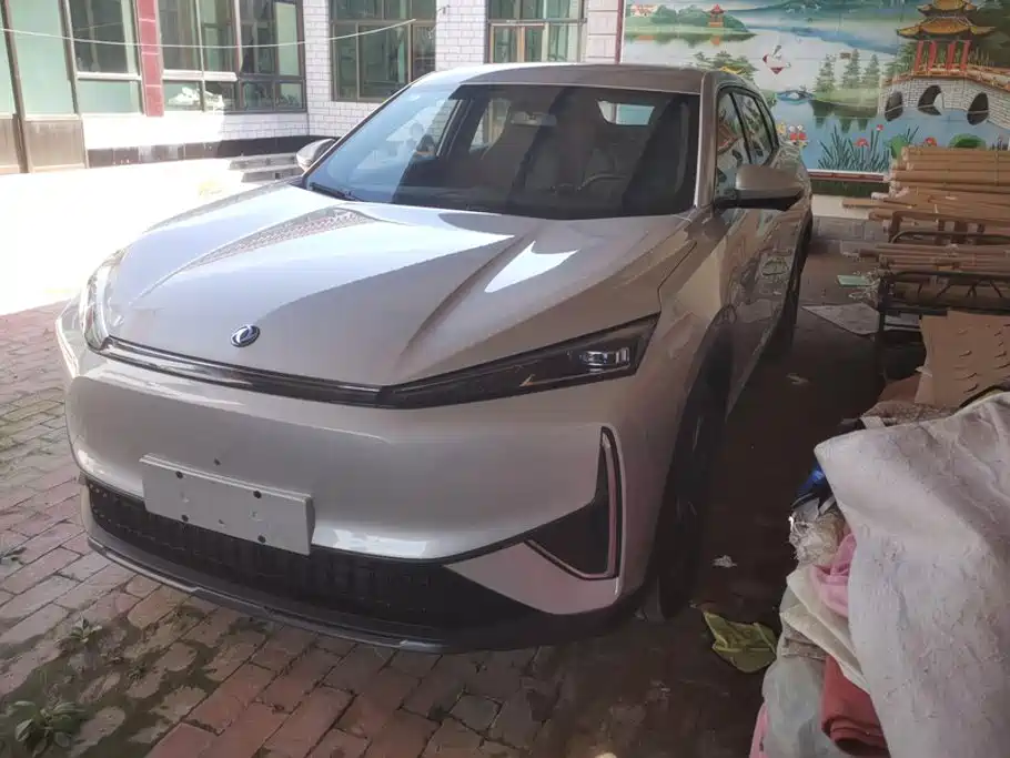 Dongfeng L7