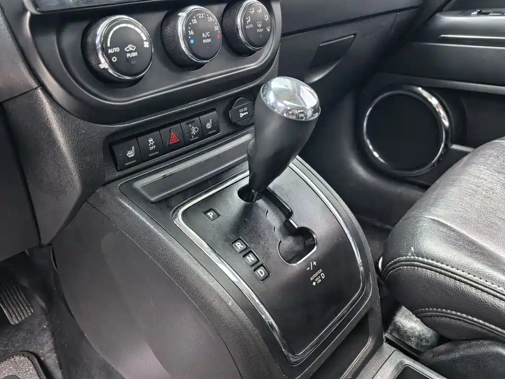 Jeep Patriot 2.4L Luxury Navigation Edition, фото 8