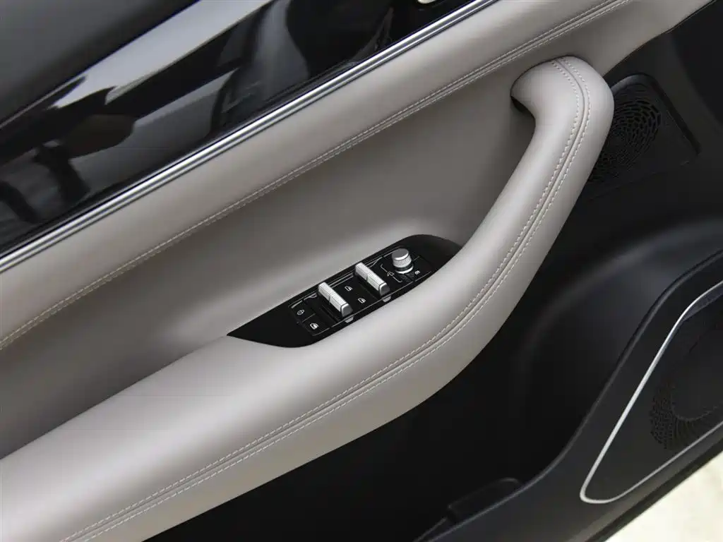 Geely Boyue L L 2025 1.5TD DCT