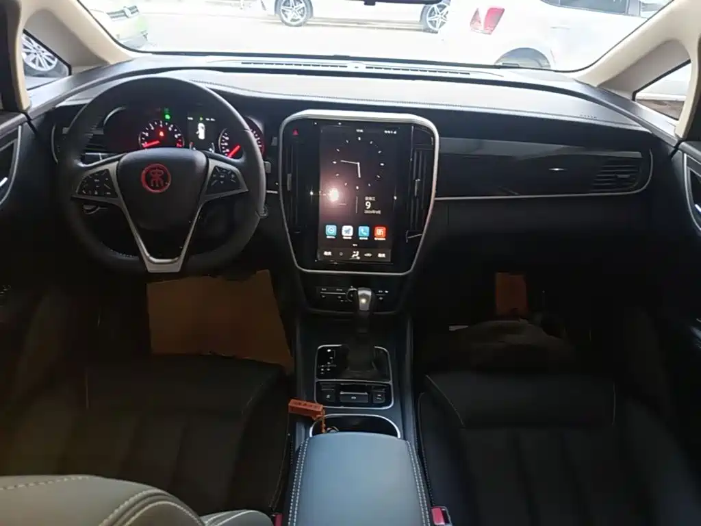 BYD MAX — миниатюра 10