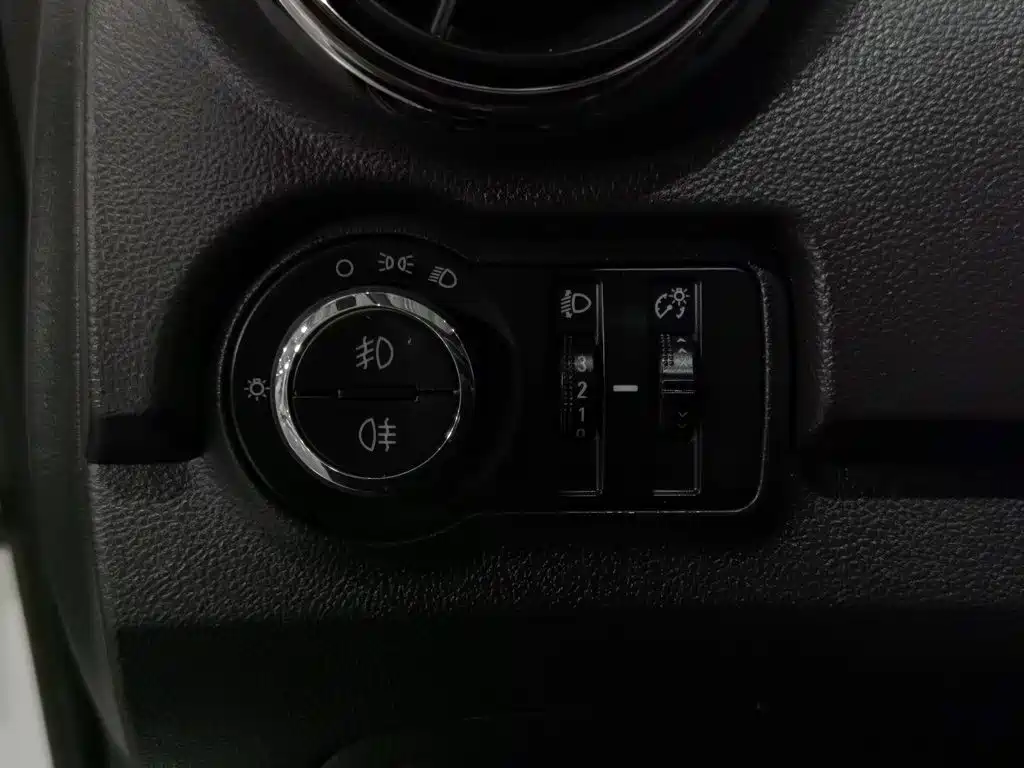 Chevrolet Trax — миниатюра 21