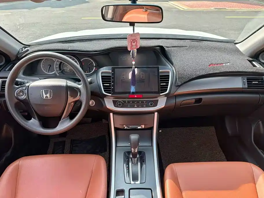 Honda Accord — миниатюра 5