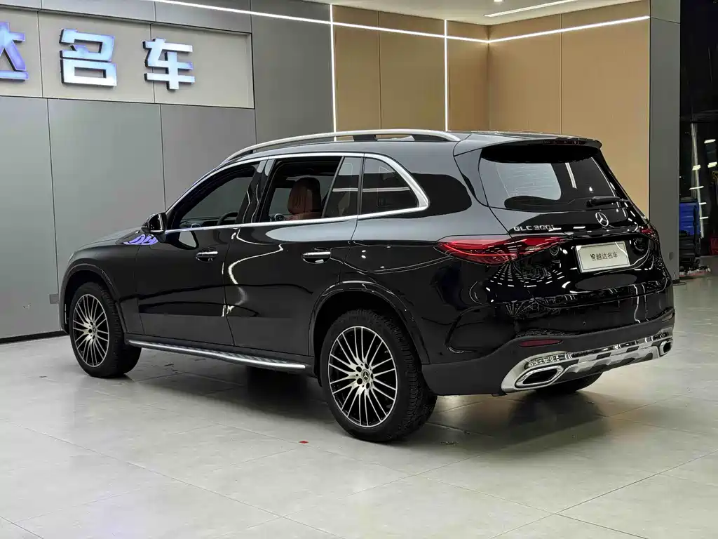MERCEDES-BENZ GLC