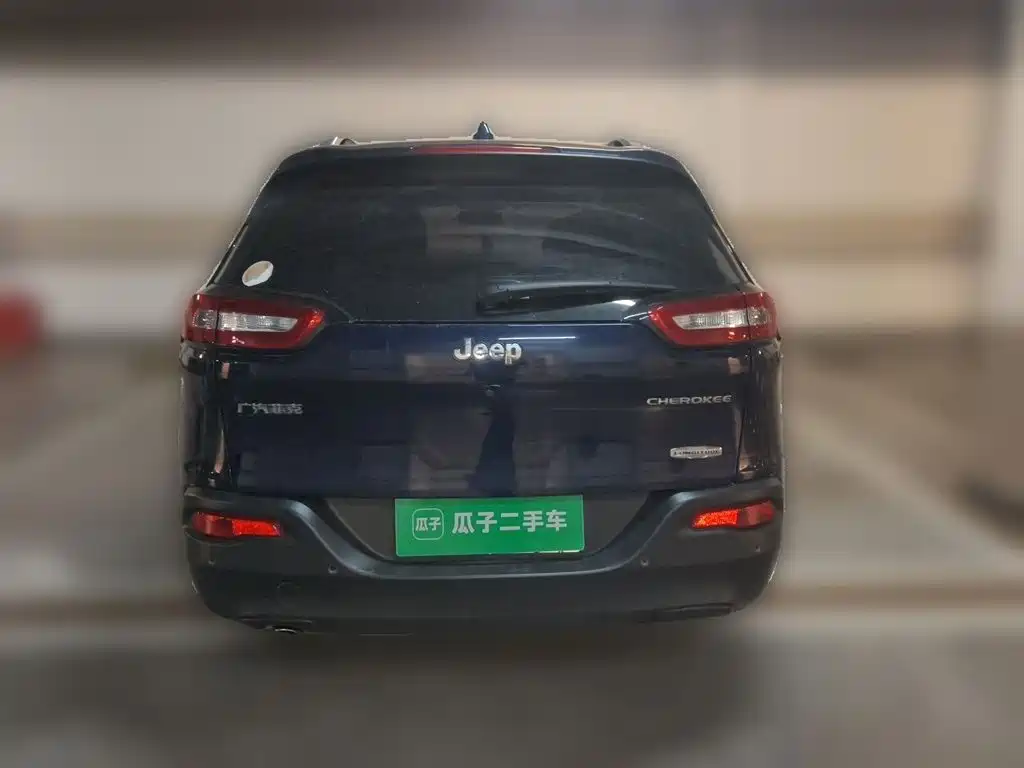 Jeep Cherokee — миниатюра 3