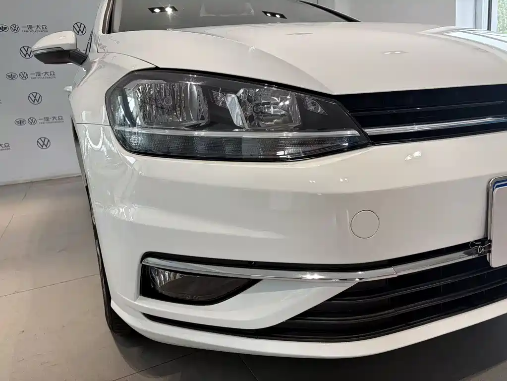 Volkswagen Golf 2018 230TSI AT Luxury