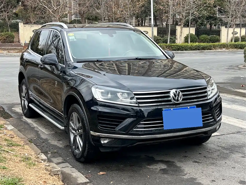 VOLKSWAGEN TOUAREG