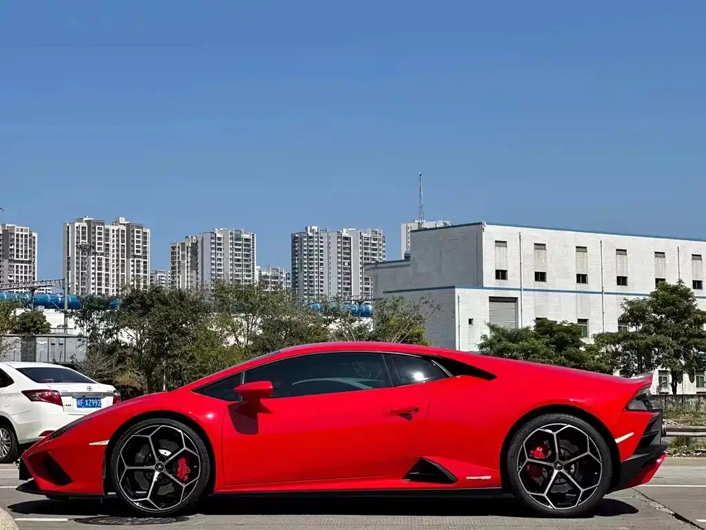 LAMBORGHINI HURACÁN