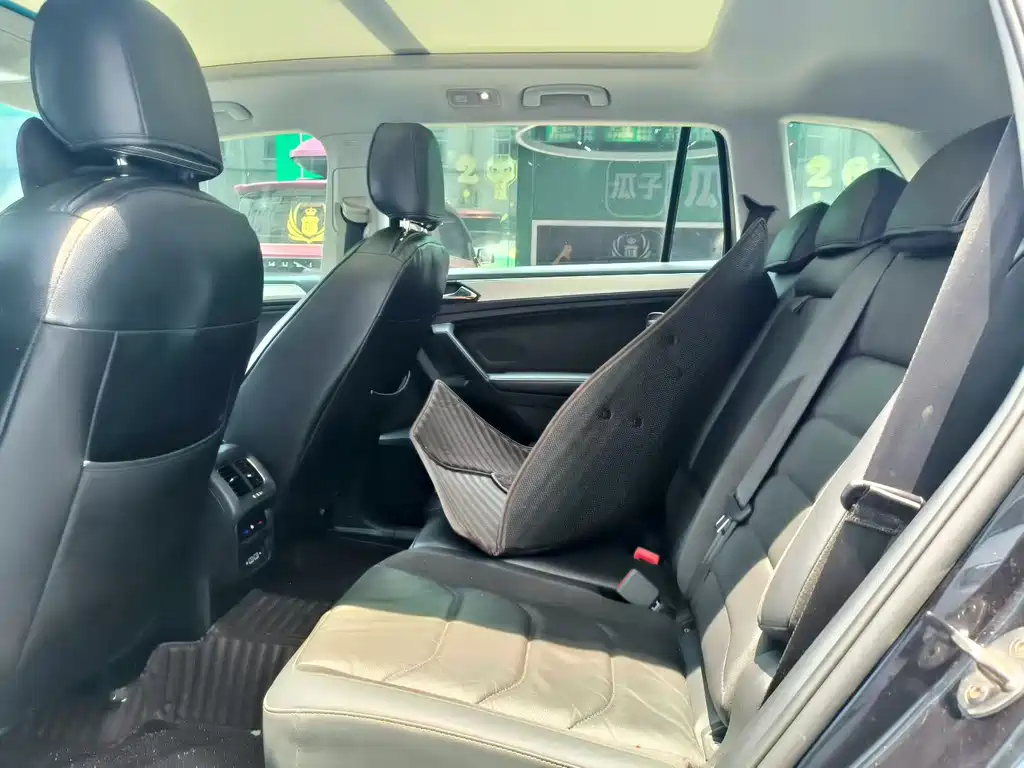 Volkswagen Tiguan L — миниатюра 7