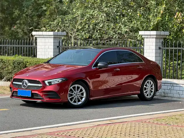 MERCEDES-BENZ  A CLASS 2019