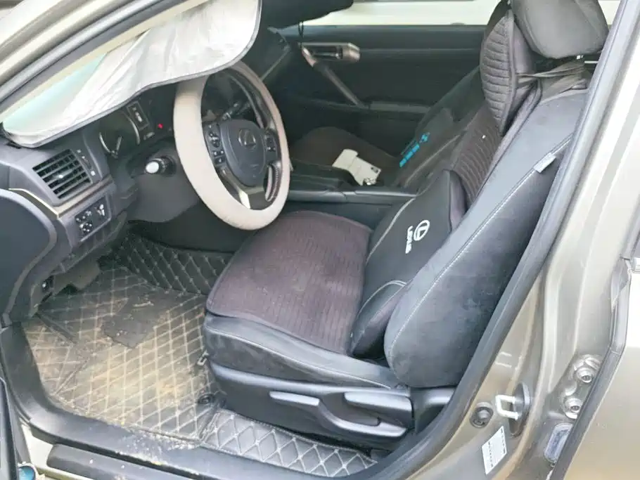 Lexus CT — миниатюра 9