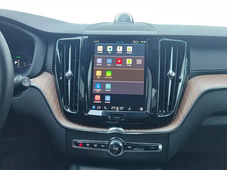 VOLVO XC60 PLUG IN HYBRID