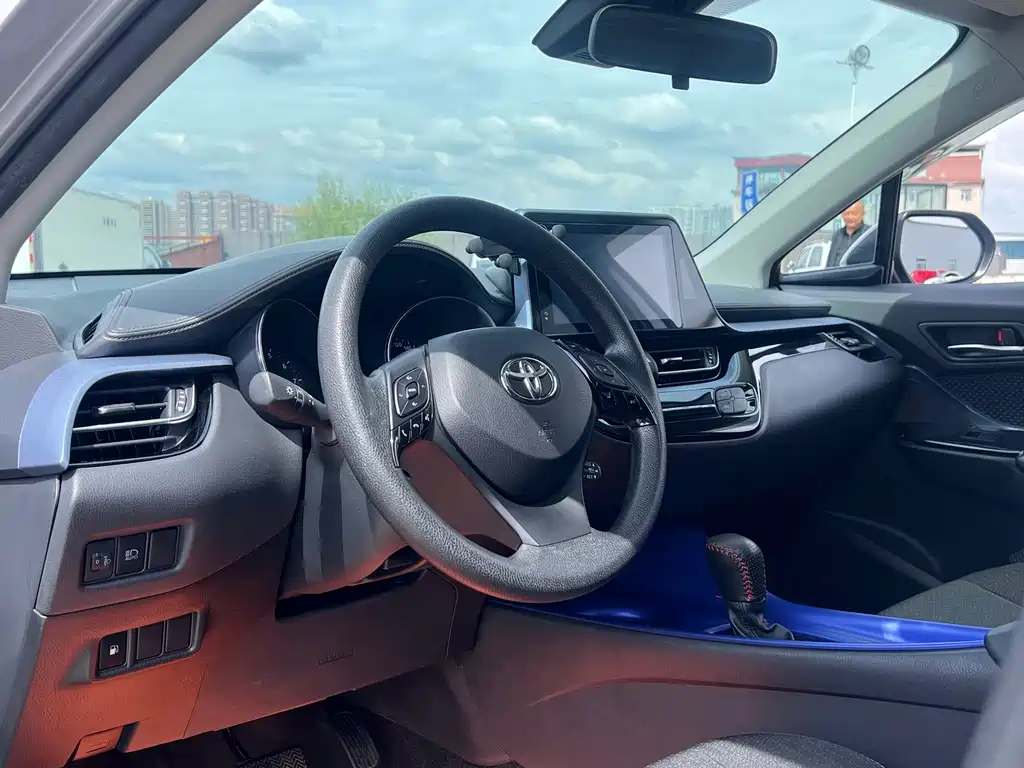 Toyota IZOA — миниатюра 8