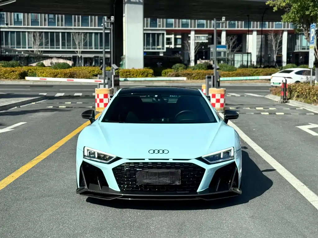 Купить Audi R8