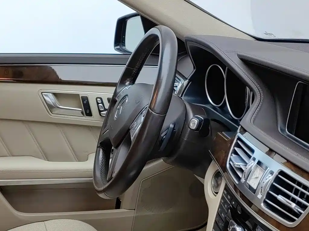 Mercedes-Benz E-Class — миниатюра 22