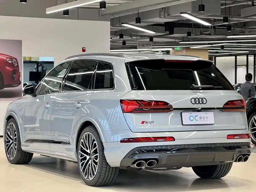 AUDI SQ7