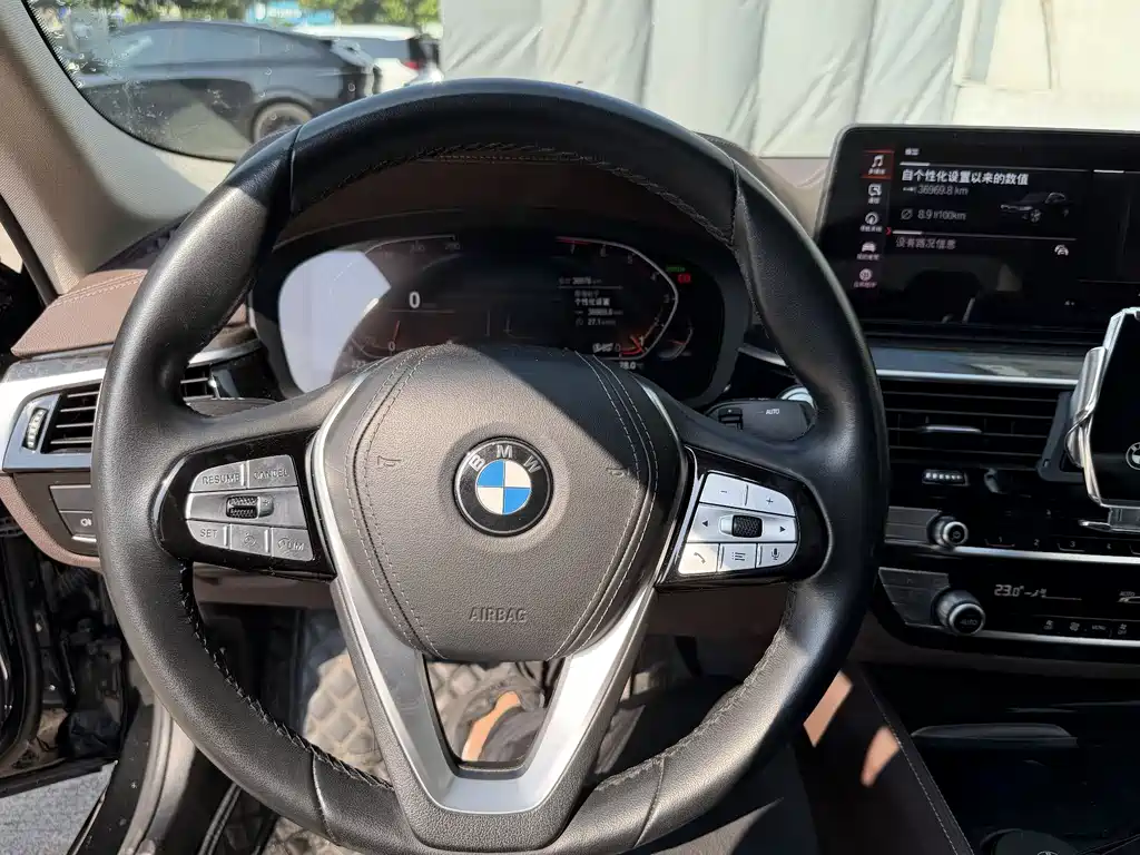 BMW 5 Series 2022 — фото 14