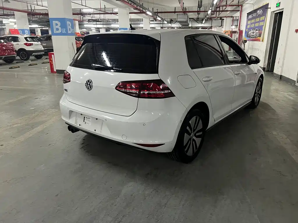 VOLKSWAGEN GOLF NEW ENERGY