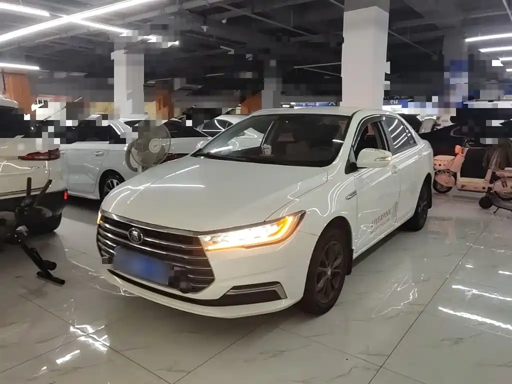Купить BYD Qin