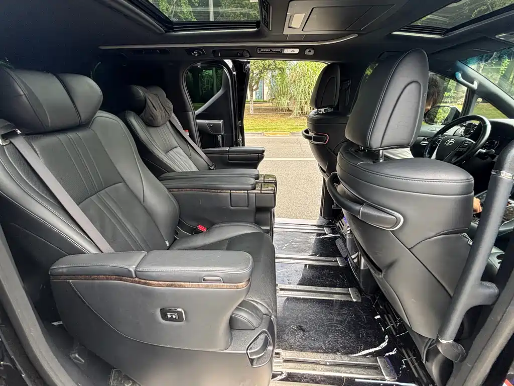 Toyota Alphard — фотографии объявления, Фото 17