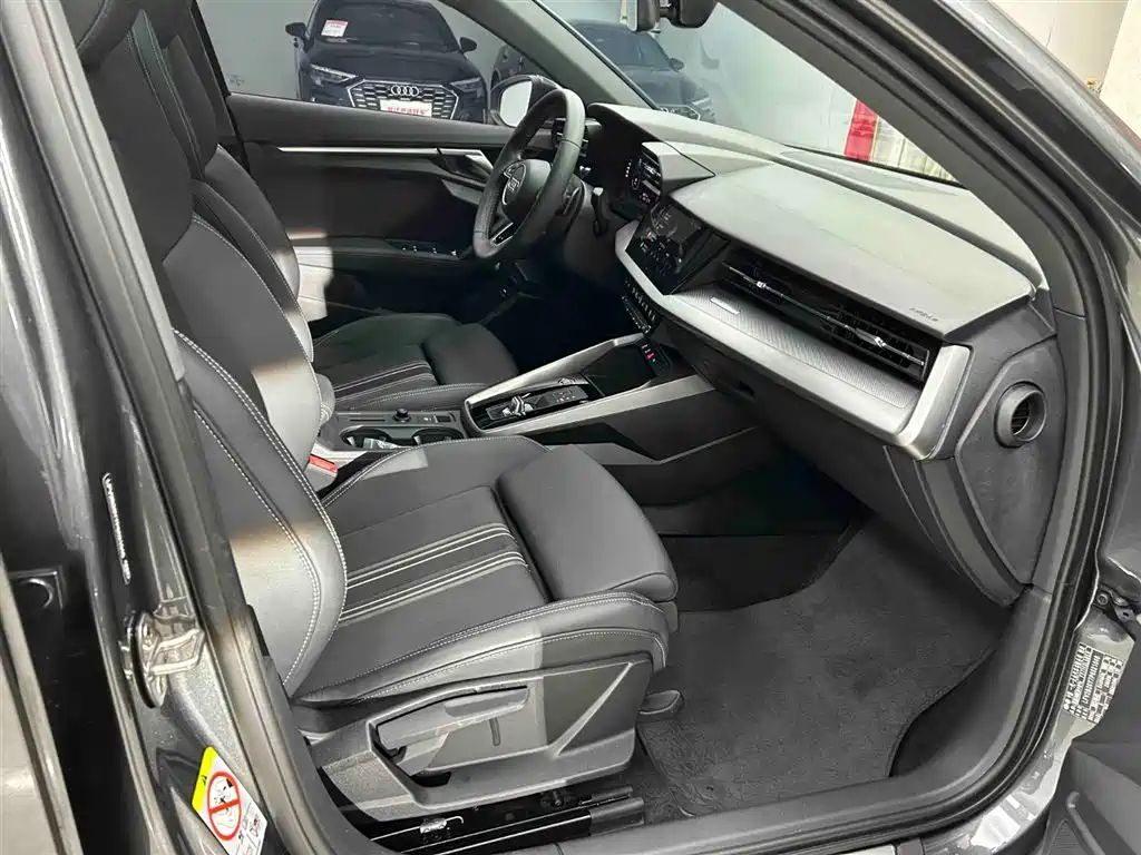 Audi A3 2023 Silver/gray из Китая