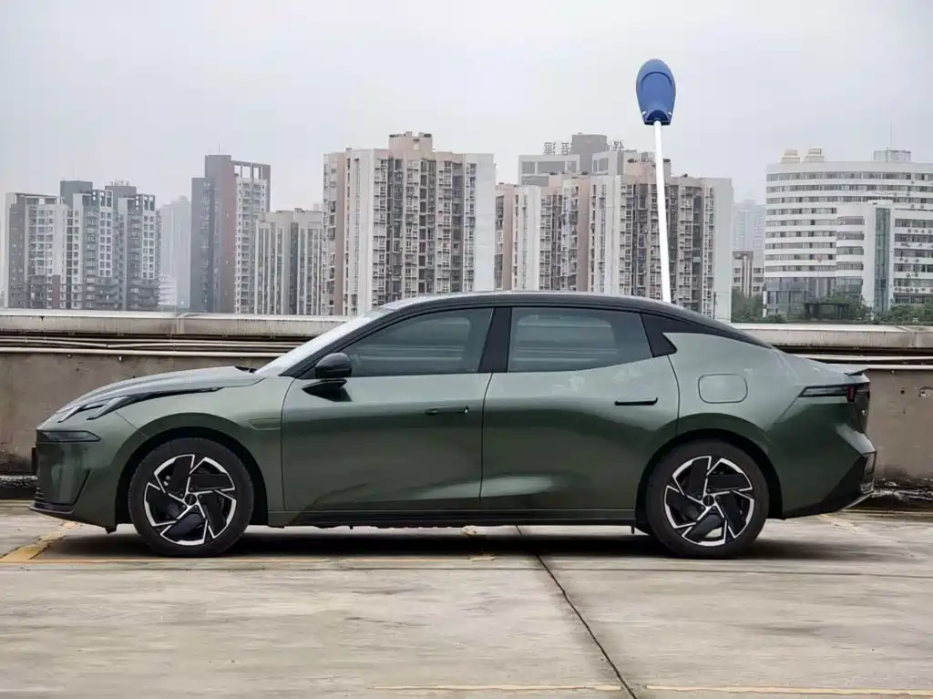 Lynk & Co 07 EM-P 2024 EM-P 126 Halo