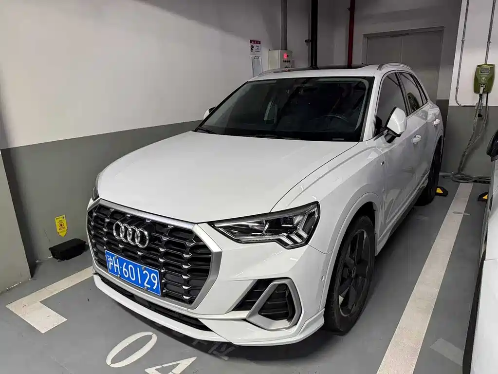 Купить Audi Q3