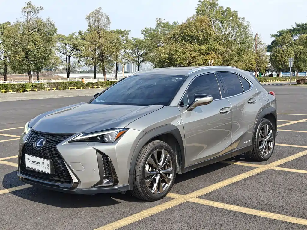 LEXUS UX