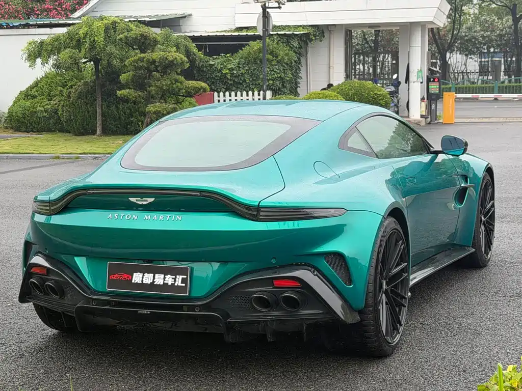 Aston Martin V8 Vantage 2024 4.0T V8 Coupe