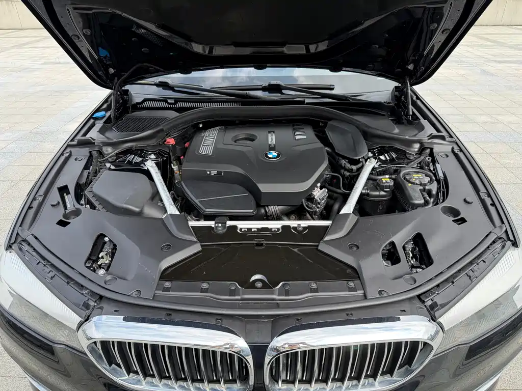 BMW 5 Series — миниатюра 25