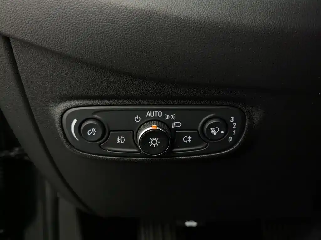 Chevrolet Equinox — миниатюра 21