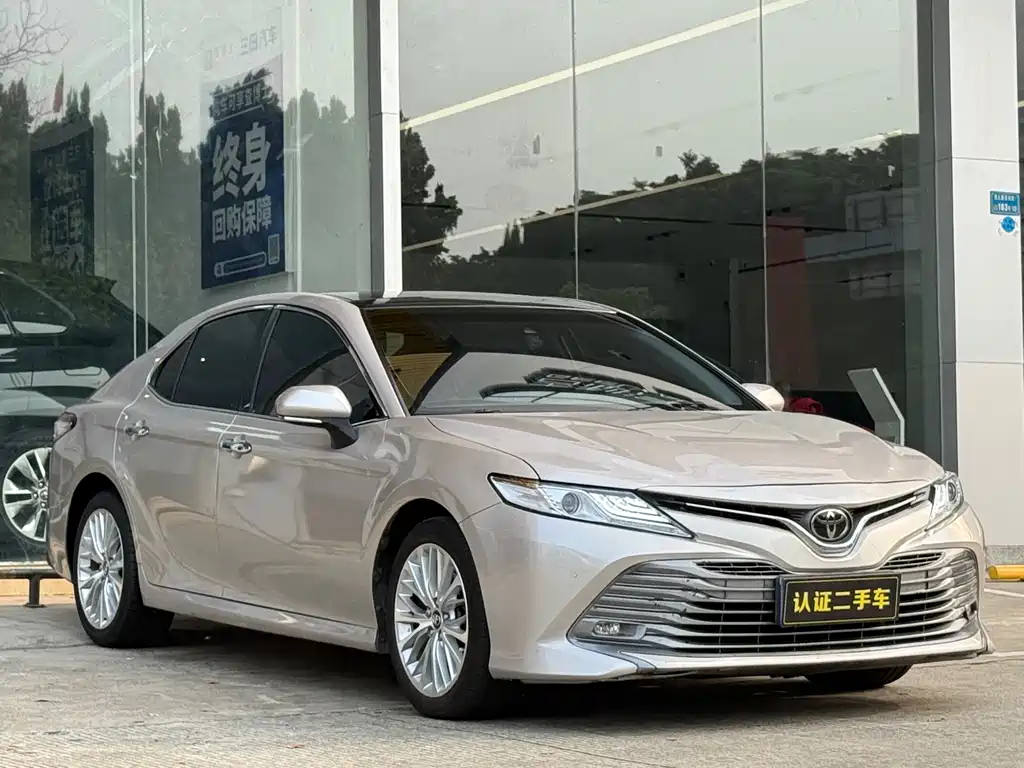 TOYOTA CAMRY