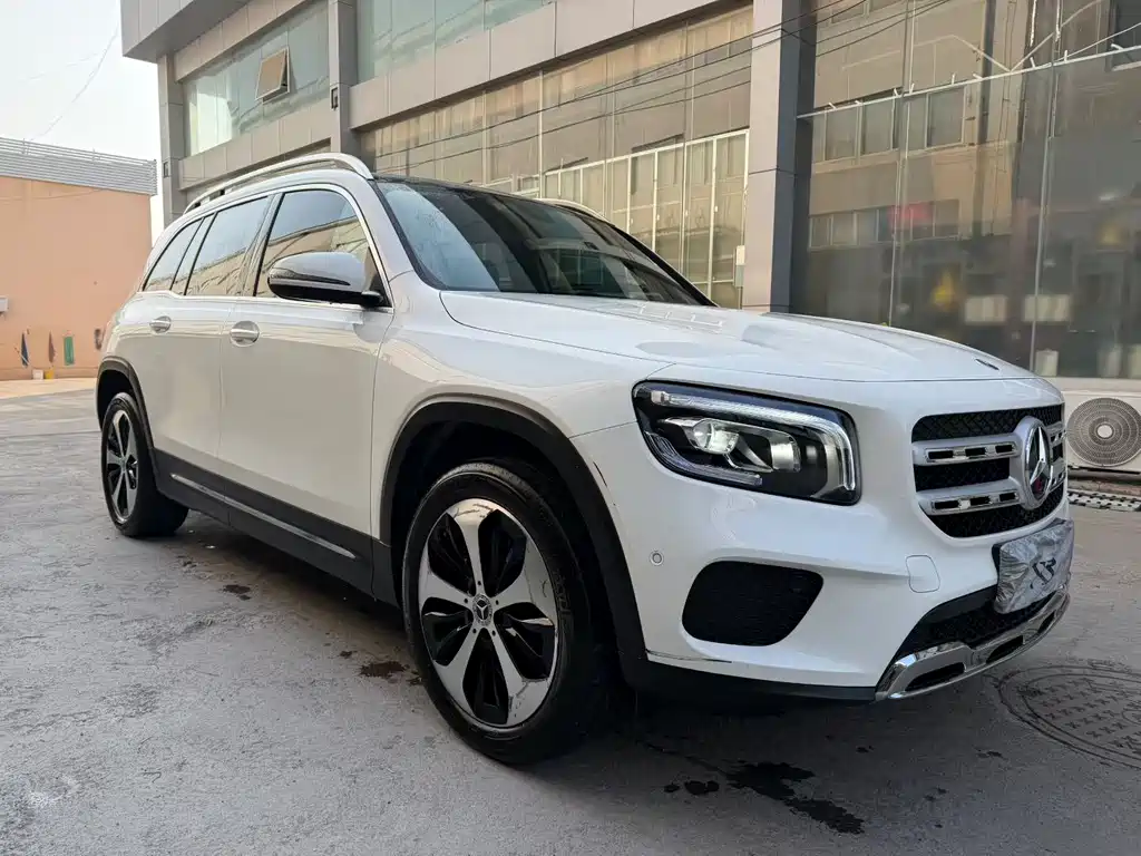 MERCEDES-BENZ GLB