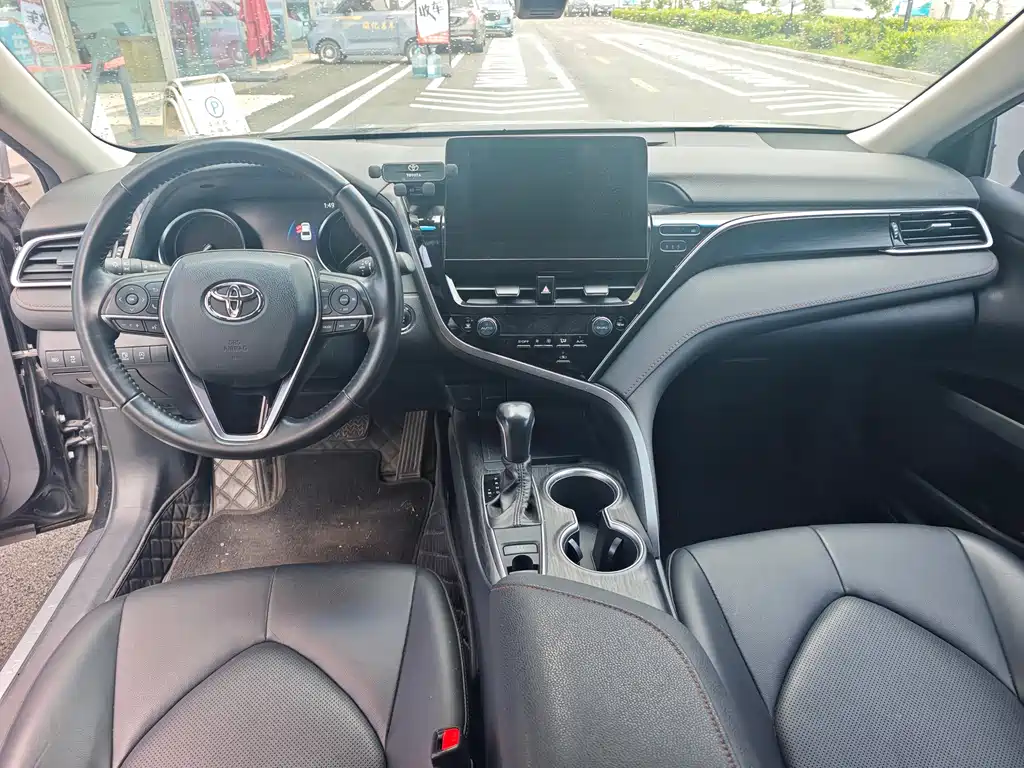 Toyota Camry 2021 2.0G Luxury