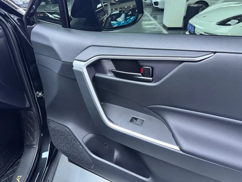 TOYOTA RAV4 RONGFANG