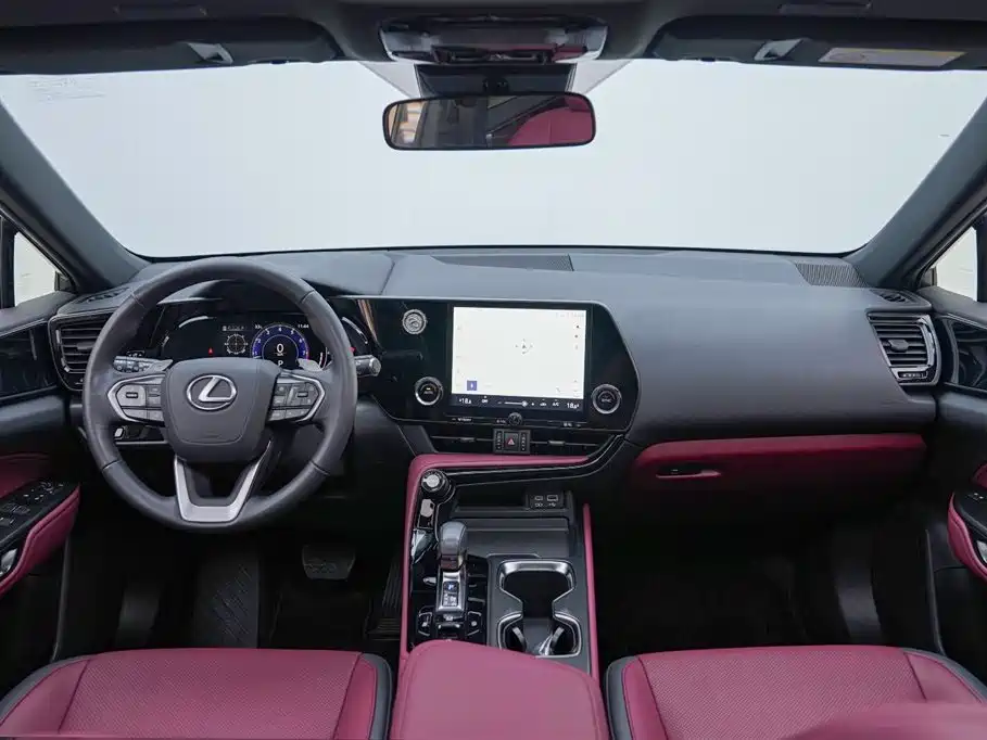 Lexus NX 2023 260