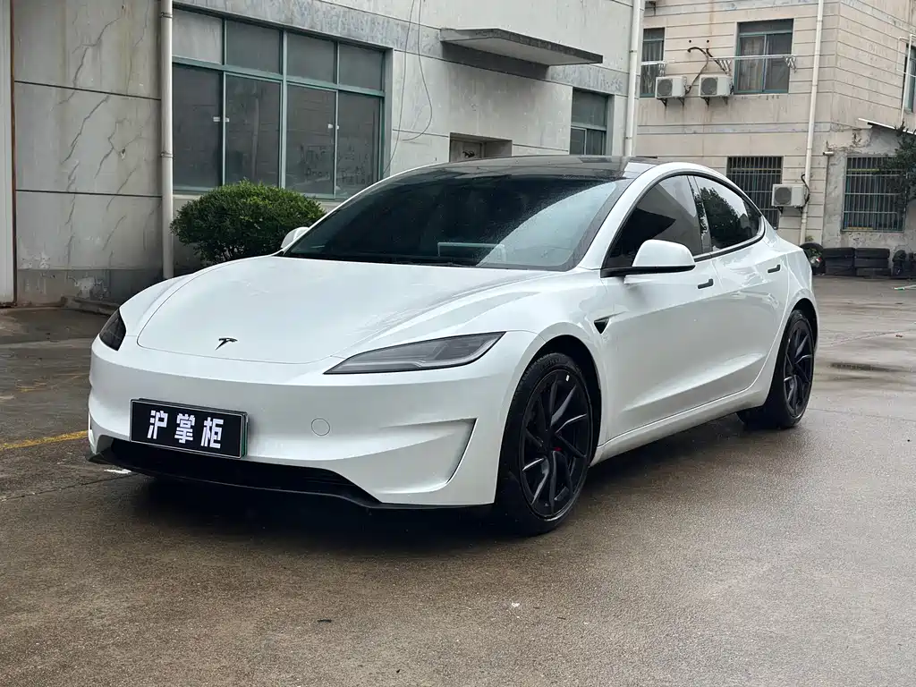 Model 3 2025款 高性能全轮驱动版