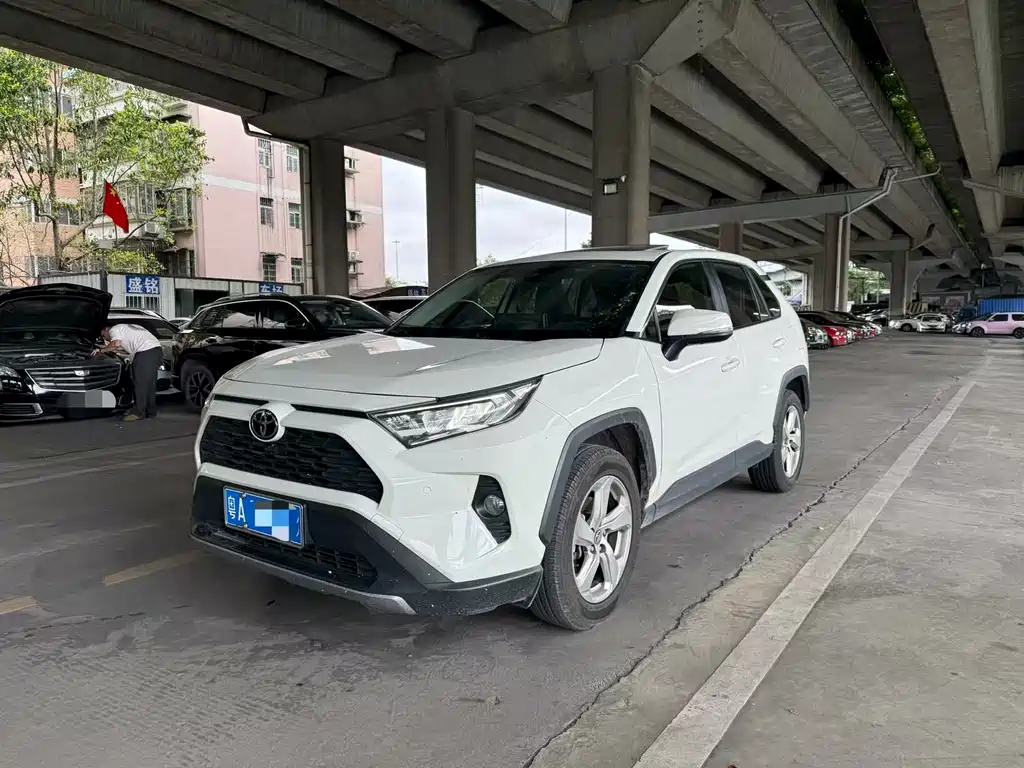 Купить Toyota RAV4