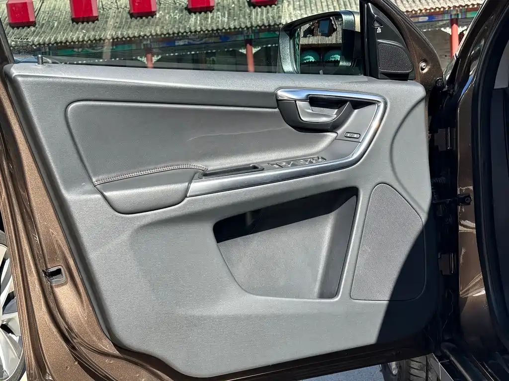 Volvo XC60 (Import) — миниатюра 8