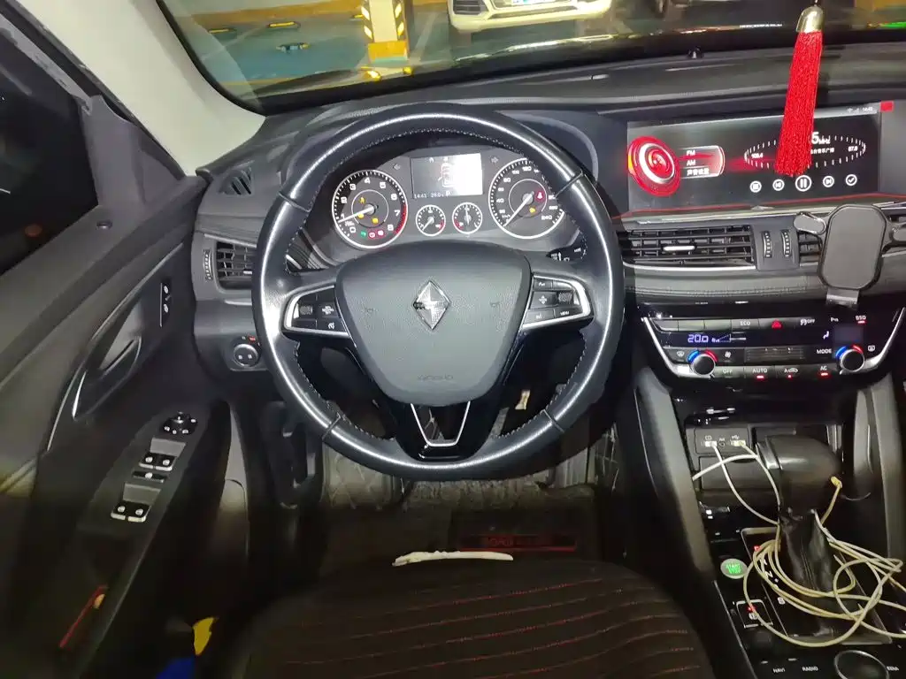 Borgward BX7 — миниатюра 6